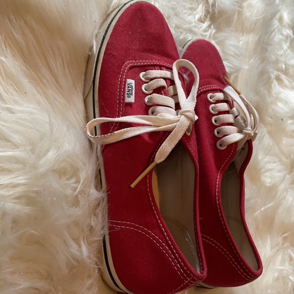Red vans - Picture 4 of 4